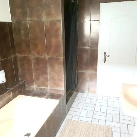 With 3 Bedrooms In With Balcony