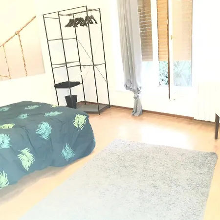 With 3 Bedrooms In With Balcony