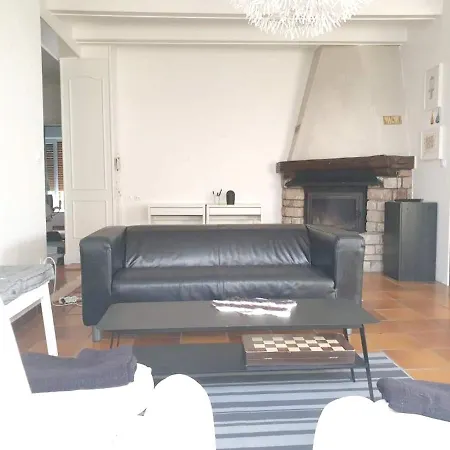 With 3 Bedrooms In With Balcony Appartement *